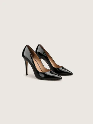 AI-generated product photo of the black point stiletto, one of the pieces in the Someone Shop.